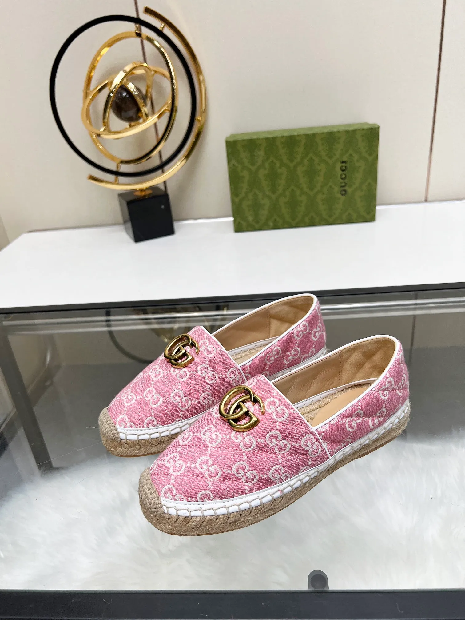 👟👟Ex-factory price 380👟👟 🌈🌈2024 new color early spring Gucci 🗽🗽Gucci classic logo logo canvas fisherman shoes, espadrille shoes are made of double G imported fabric. The color of the brand's double G letter cross-woven pattern will be reinterpreted every season, and the charm of the collection elements will be interpreted through more fresh and eye-catching materials and designs. •Pink, dozens of colors, choose as you like, choose as you like •Women’s style •Number of sizes 35-42